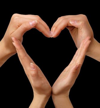 heart_hands2