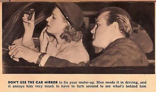  N'utilisez pas le rétroviseur de la voiture