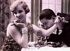 Il vous comble de compliments et de commentaires sexuels