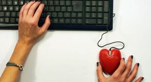 2. La souris d'ordinateur est le nouveau Cupidon