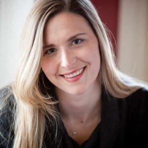 Foto di Lizzie Post, la pronipote di Emily Post