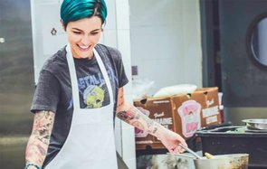 Ruby Rose gönüllülük fotoğrafı