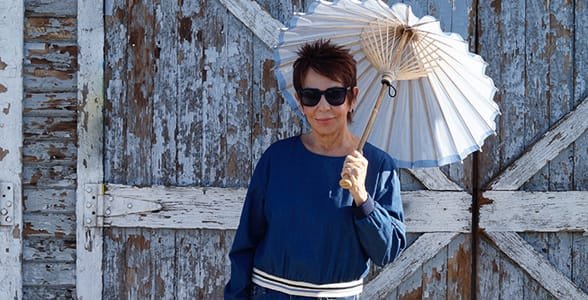 Foto di Dorrie Jacobson con un parasole
