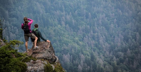 Photo d'un couple en randonnée au CNO
