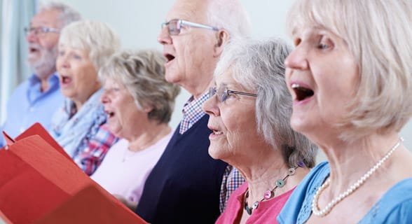 Photo d'une chorale d'église senior