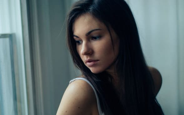 Foto einer Frau im Rückblick