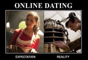 Screenshot di un meme di incontri online su Doctor Who