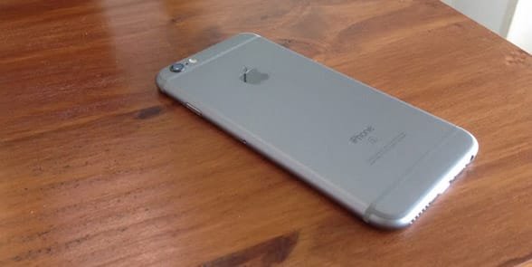 Photo d'un téléphone portable à l'envers