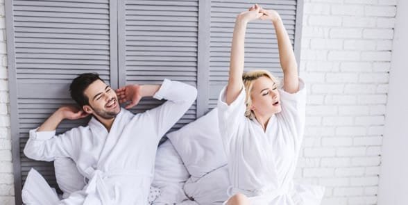 Foto di una coppia a letto