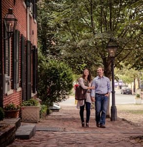 Foto di una coppia ad un appuntamento ad Alexandria, in Virginia
