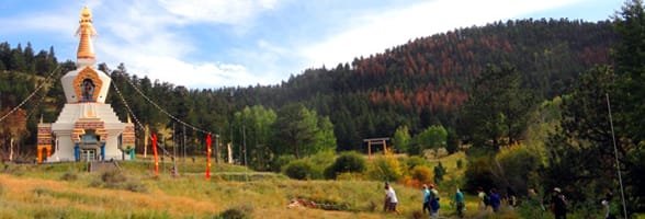Foto der Großen Stupa im Shambhala Mountain Center