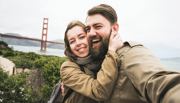 Photo d'un couple en tournée à San Francisco