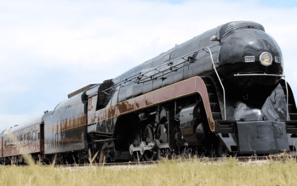 Foto di una moderna locomotiva a vapore al Virginia Museum of Transportation 