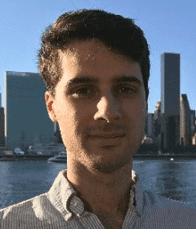 Photo de Jas Chana, responsable des relations avec les médias et des communications pour le Tenement Museum