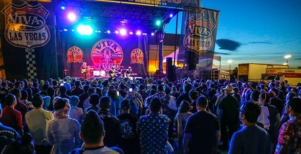 Foto van een Viva Las Vegas Rockabilly Weekend-concert