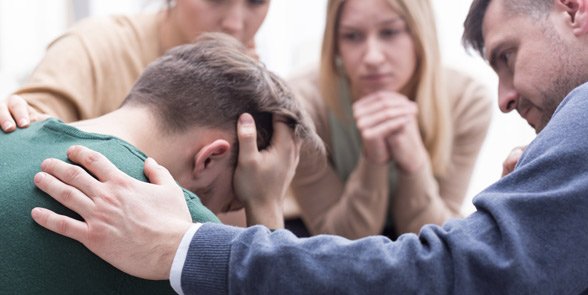Foto von unterstützenden Freunden