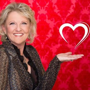 Foto de Julie Ferman con corazón