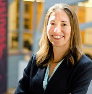 Photo de Sara Seabrooke, directrice scientifique de la chimie instantanée