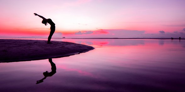 Foto einer Frau beim Yoga