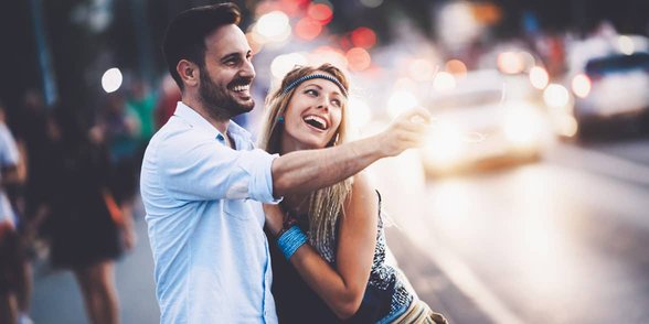 Photo d'un couple à un rendez-vous