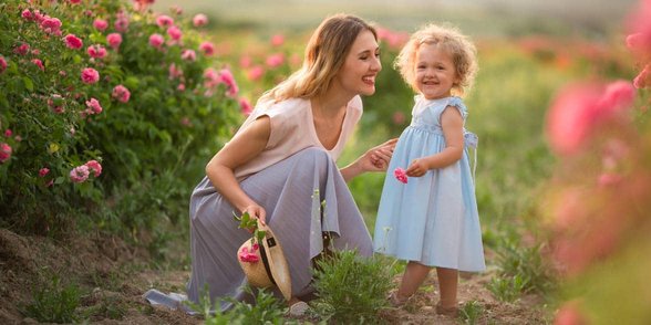 Photo d'une femme avec un enfant