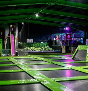 Foto eines Flip Out Trampolinparks