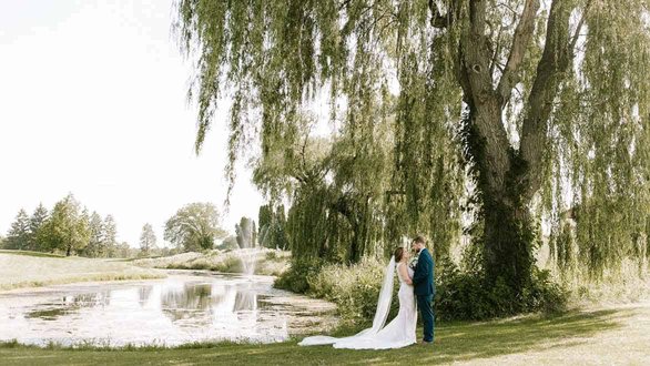 Foto von Paaren im Fox Hills Golf & Banquet Center