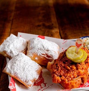 Photo de poulet et beignets