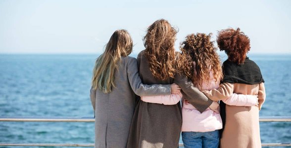 Foto von vier Frauen